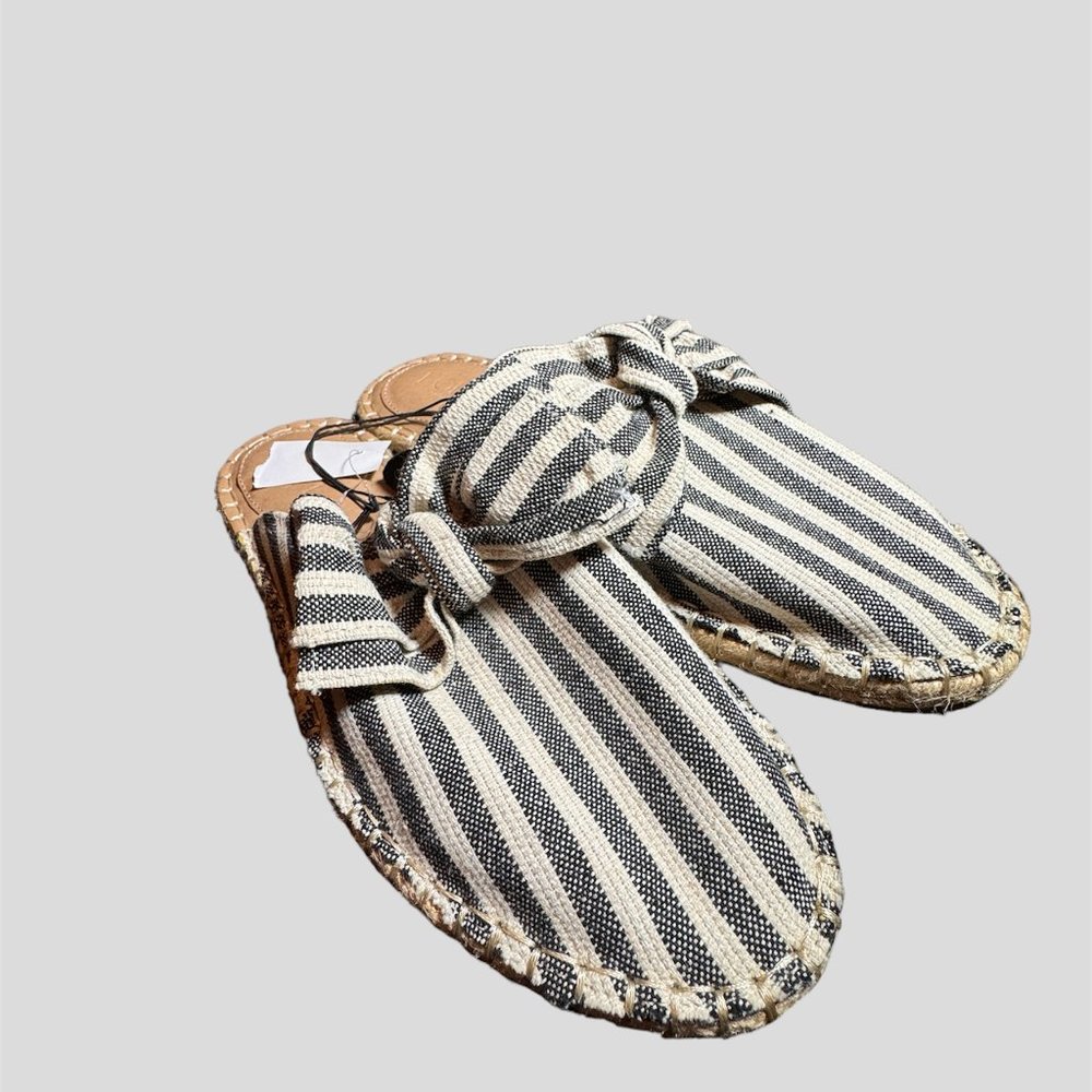 Loft size 10 espadrille slippers NWT with a bow